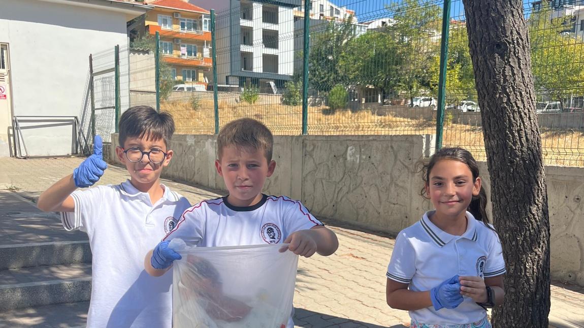 Okulumuzda Dünya Temizlik Günü: Bahçe Temizleme Etkinliği